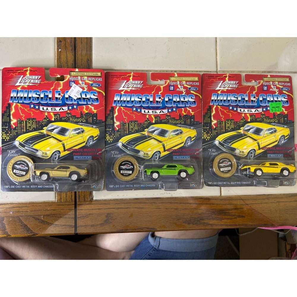 Johnny Lightning‎ Muscle Cars USA 1969 Eliminator Die Cast Model Car